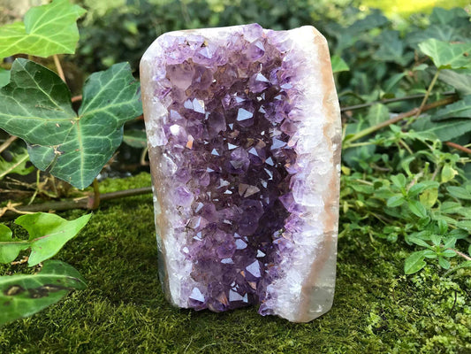 Amethyst Geode - Gem Realm 