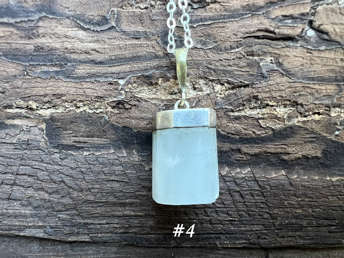 Aquamarine Pendant - Gem Realm 