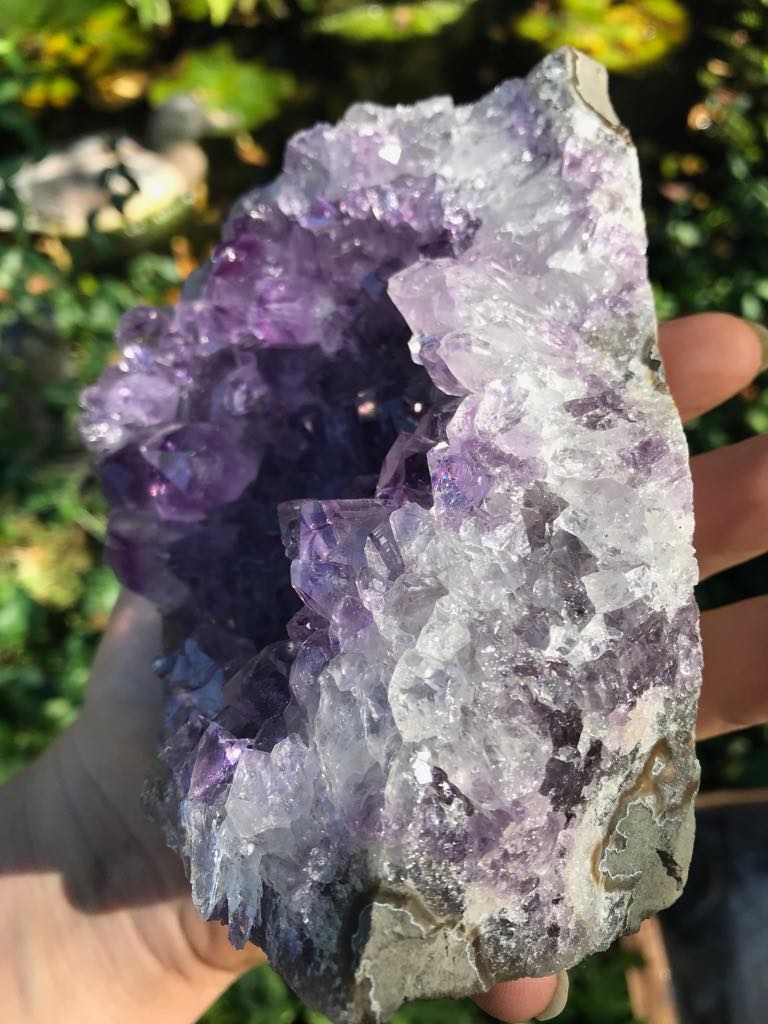 Amethyst Geode - Gem Realm 