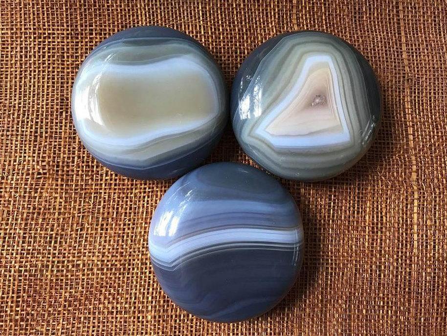 Banded Agate Palm Stones - Gem Realm 